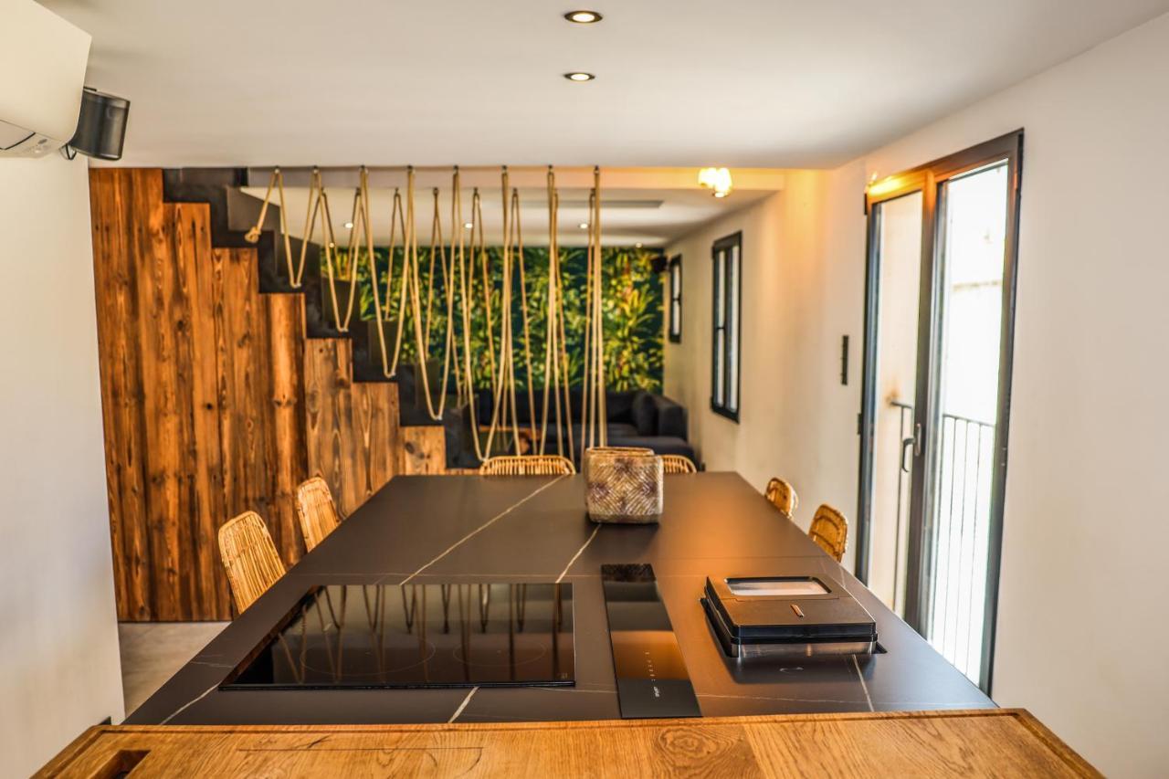 Casa Jungle ! Superb Duplex Apartment, Place Des Lices ! แซ็ง-ทรอเป ภายนอก รูปภาพ