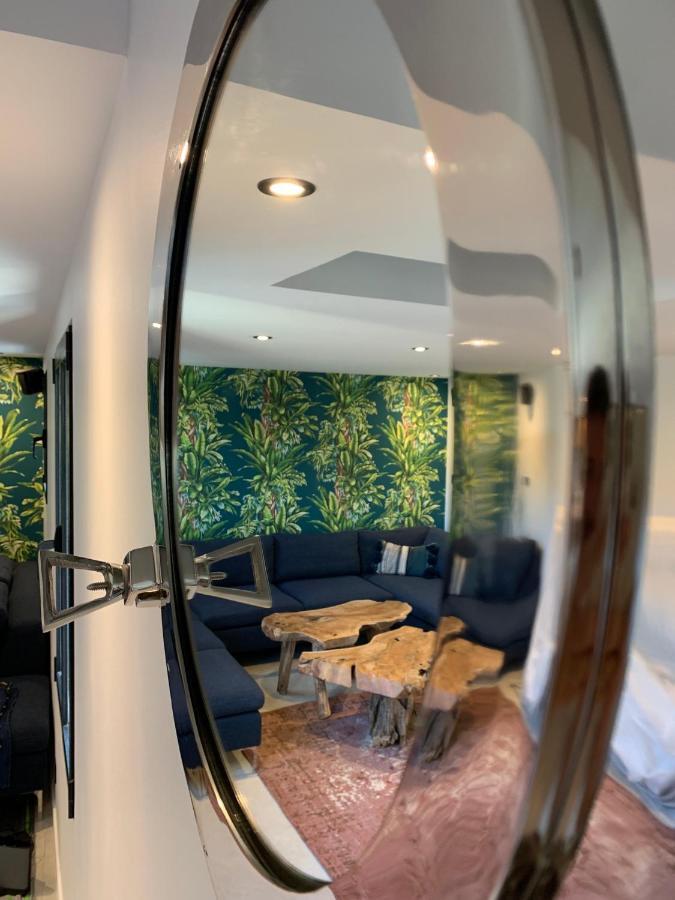Casa Jungle ! Superb Duplex Apartment, Place Des Lices ! แซ็ง-ทรอเป ภายนอก รูปภาพ